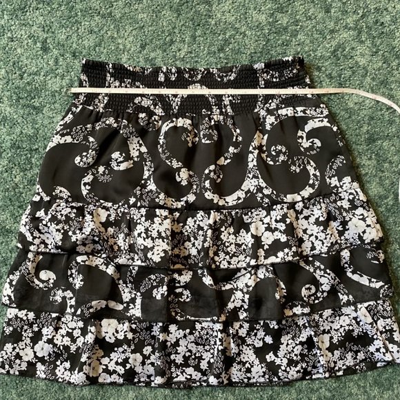 White House Black Market Dresses & Skirts - White House Black Market skirt